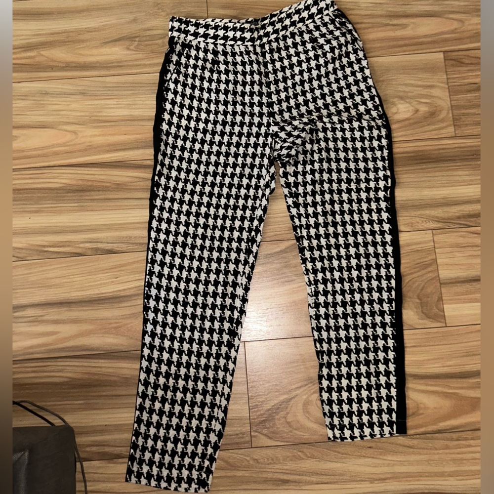 INTERMIX Black and White Houndstooth Women's Pants 💯 % SILK SIZE S